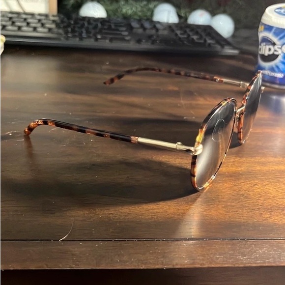 Tortoise Shell Round Sunglasses - Picture 2 of 3